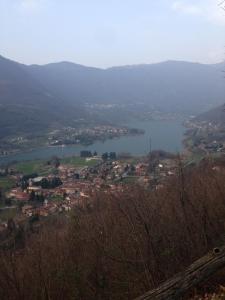 a view of a town and a body of water at Albergo Sporting in Endine Gaiano