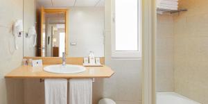 Koupelna v ubytování Hotel RH Casablanca Suites