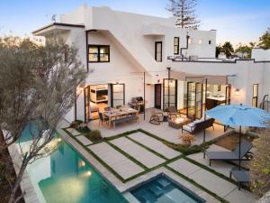 Foto da galeria de Vista Del Mar by AvantStay Stunning Spanish Inspired Home w Pool Hot Tub Rooftop Patio em San Diego