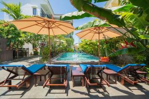 Coco Island Villa内部或周边的泳池