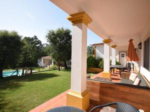 Foto de la galería de Luxurious Villa in Caldas da Rainha with Swimming Pool en Salir de Matos