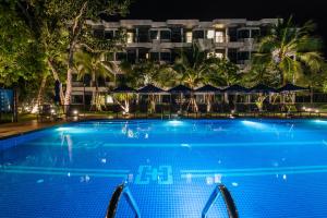 Holiday Style Ao Nang Beach Resort, Krabi内部或周边的泳池