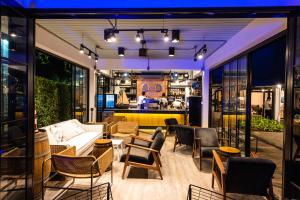 Holiday Style Ao Nang Beach Resort, Krabi的休息区