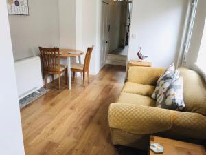 A seating area at Character Town Centre 1 Bed Flat Boston