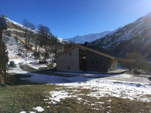 Peisaj natural din apropierea acestui chalet +18 fotografii