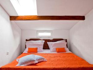 En eller flere senge i et værelse på Kadulja- Salvia