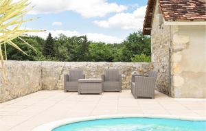 Χώρος καθιστικού στο Lovely Home In Mauvières +20 φωτογραφίες