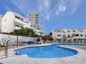 Bazén v ubytovaní Benalmadena 3 BEACH POOL VIEW, TERRACE, GARDEN alebo v jeho blízkosti