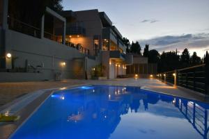 Bazén v ubytování Villa Julie Christie - Pool - Amazing Seaview nebo v jeho okolí