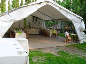 Restaurace v ubytování Maison de 3 chambres avec jardin amenage et wifi a Coulombs en Valois