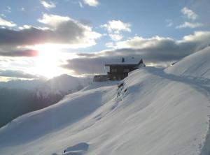 Almgasthaus Flecknerhütte v zime