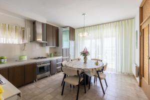Köök või kööginurk majutusasutuses Villa Ratka