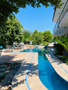 Bazén v ubytování Vieri apartments nebo v jeho okolí
