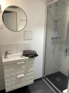 Fotografia z galérie ubytovania Superbe appartement avec accès patio v destinácii Caen
