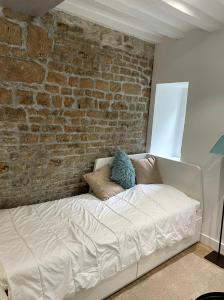 Fotografia z galérie ubytovania Superbe appartement avec accès patio v destinácii Caen