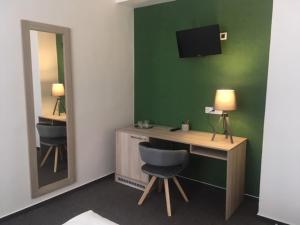 TV a/nebo společenská místnost v ubytování Hotel Trim