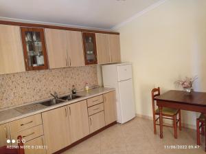 Cucina o angolo cottura di Guesthouse Fatos Biti
