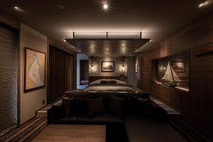 Y-HOTEL客房内的一张或多张床位