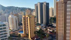 Nespecifikovaný výhled na destinaci Benidorm nebo výhled na město při pohledu z apartmánu