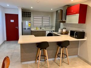 Köök või kööginurk majutusasutuses Luxurious 1 Bedroom Apartment Available