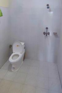 Vonios kambarys apgyvendinimo įstaigoje Hotel Rhino Land, Sauraha
