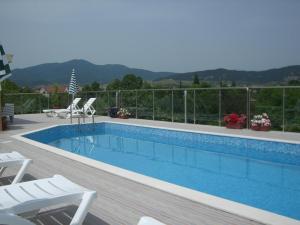 Bazén v ubytování Apartments in Relax Complex Fantasy nebo v jeho okolí