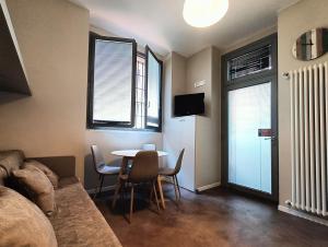 A kitchen or kitchenette at Residenza Porta Romana