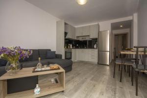 A kitchen or kitchenette at Anna's Home