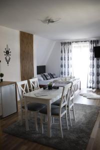Posedenie v ubytovaní Apartamenty Cichy Kącik