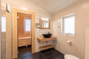 Koupelna v ubytování Englmar Chalets by ALPS RESORTS