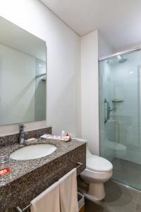 Ένα μπάνιο στο GHL Hotel Neiva
