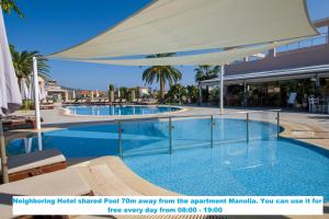 Басейн в Manolia Dream Apartment 3-bedrooms 30m to the beach або поблизу