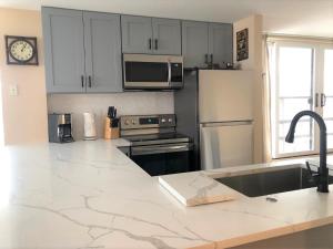 A kitchen or kitchenette at Simba Run Vail Condominiums