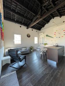 A kitchen or kitchenette at Attico Baylle