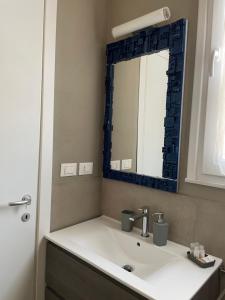 A bathroom at Attico Baylle