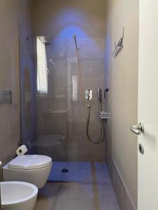 A bathroom at Attico Baylle