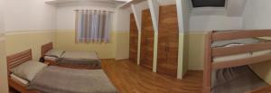 Posteľ alebo postele v izbe v ubytovaní Ferienwohnung Sonnenhang Würnitz