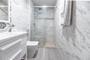 Ένα μπάνιο στο Ocean Suites A3 +15 φωτογραφίες