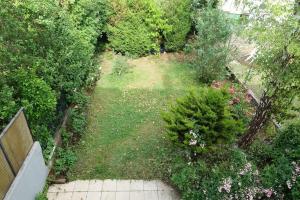 Vonkajšia záhrada v ubytovaní Maison avec jardin, au centre de Nancy, à 2 pas de la Fac de lettres
