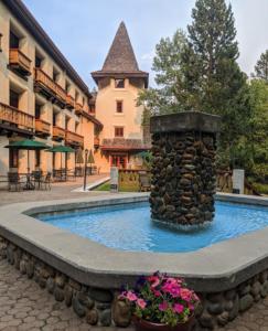 The swimming pool at or close to GetAways at Olympic Village Inn