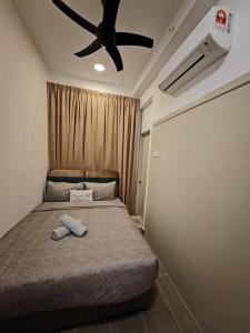 Posteľ alebo postele v izbe v ubytovaní Eternity Live3@Troika Residence Kota Bharu-2BR8pax