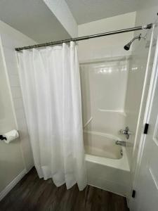Ванна кімната в Nakiska, 2 Bed 1 Bath with Mtn Views