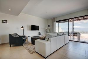 Zona de estar de 103 - Luxurious 3 Bed Duplex Penthouse With Stunning Mountain Views