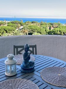 Zdjęcie z galerii obiektu Renovated Modern Elegant Studio with Sea View w Marbelli