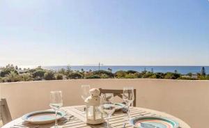 Zdjęcie z galerii obiektu Renovated Modern Elegant Studio with Sea View w Marbelli