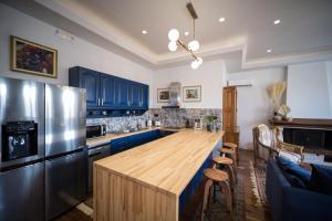 A kitchen or kitchenette at Casa Reale Corfu