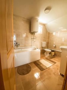 חדר רחצה ב-Guest House SARA