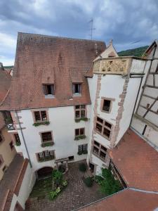 Gallery image of ADRIHOF à Riquewihr, Cour de l'Abbaye d'Autrey in Riquewihr +31 photos