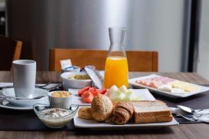 Hommikusöögi valikud saadaval majutusasutuse URBAN by UNU Osasco Hotel külastajatele