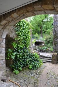 En have udenfor Deux chambres d hôtes attenantes avec salon salle à manger privatif en Cévennes Gardoises